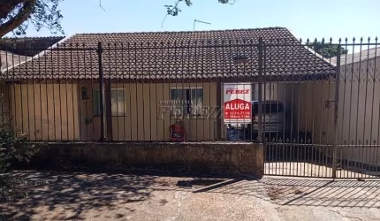 Casa com 2 quartos para alugar na Placedino de Castro, --, Conjunto Habitacional Maria Cecília Serrano de Oliveira, Londrina por R$ 1.300