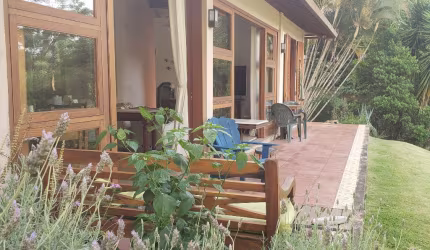 Belíssima casa alto padrão à venda em Itaipava!