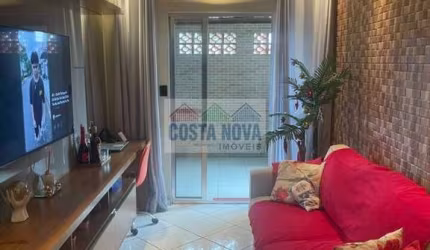 Casa Sobreposta alta, com 2 quartos e varanda Gourmet