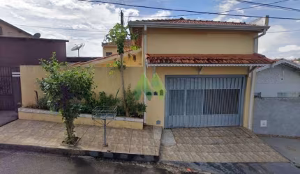 Casa 3 Dormitórios à venda região central Botucatu/SP