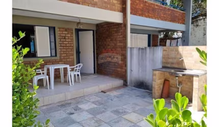 Aluga-se : Casa Duplex com 4 Quartos em Porto de Galinhas.