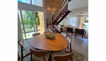 Seu Refúgio Luxuoso: Casa de Condomínio, Muro Alto
