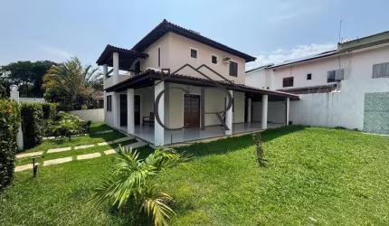 Excelente casa em condomínio fechado com mega área externa privativa!