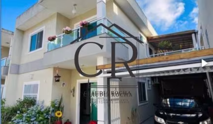 Pronta para morar, belíssima casa ao lado de Vilas do Atlântico!!