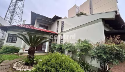 Casa 4 dormitórios