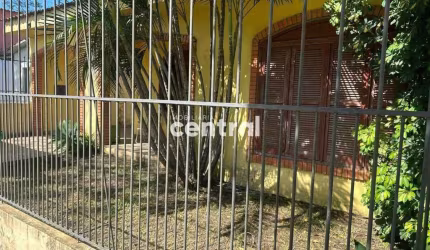 Casa 3 dormitórios com piscina
