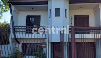 Casa 4 dormitórios com Piscina