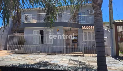 Casa 4 Dormitórios com Piscina