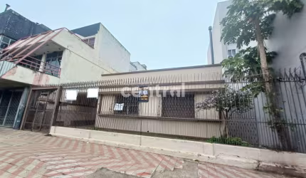 Casa  4 dormitórios