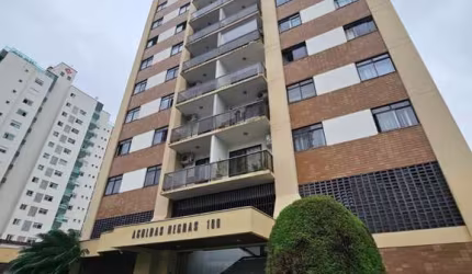 Apartamento com 3 quartos para alugar no Victor Konder, Blumenau  por R$ 2.500