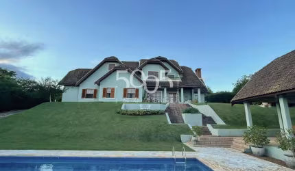 Casa à venda no Condomínio Fazenda Vila Real em Itu, com 587,40m² de área construída e 3.160m² de área total.
