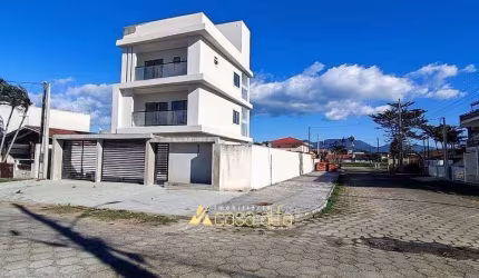 Tríplex com 3 Dormitórios na quadra do mar