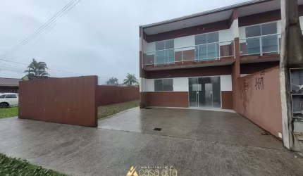 Sobrado lado mar com sobra de terreno Bal Leblon