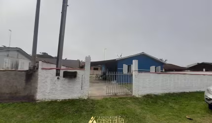 Vendo casa sozinha no terreno