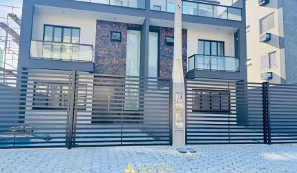 Triplex a venda com vista para o Mar