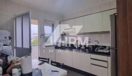 Casa à venda em Camboriú, bairro monte alegre
