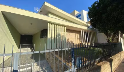 VENDO EXCELENTE CASA COMERCIAL NA MELHOR LOCALIZAÇÃO DE JUNDIAI/SP