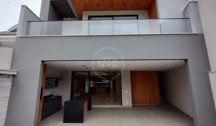 Casa de Luxo no Condomínio Riviera Del Sol – Recreio dos Bandeirantes