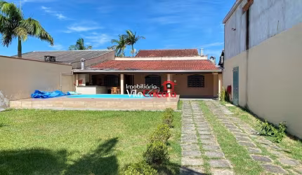 Casa individual com 2 quartos e piscina