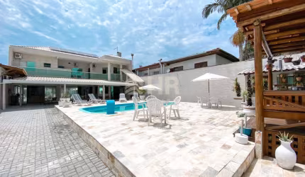 Casa com 5 quartos à venda na Rua São Mateus, 388, Caiobá, Matinhos, 300 m2 por R$ 2.900.000