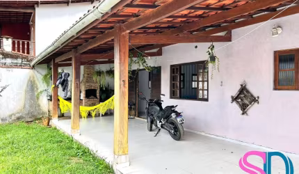 Ótima Casa para venda, a 300 m da Praia do Lázaro, em Ubatuba - SP