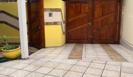 Belíssimo Sobrado à venda com 06 dormitórios no Centro de Ubatuba - SP