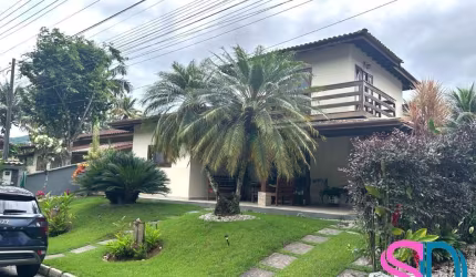 Casa com 3 dormitórios e piscina, em condomínio fechado, no Horto Florestal, em Ubatuba - SP