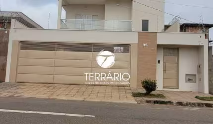 Casa à venda no Treviso em Varginha com piscina, 4 quartos, 2 suítes, 4 banheiros, churrasqueira e 4 vagas