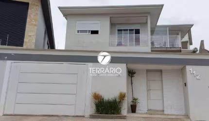 Casa à venda no Alta Villa em Varginha com piscina, sauna, churrasqueira, 3 quartos, 1 suíte e 3 vagas