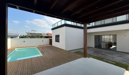 Casa alto padra condomínio Caledônia