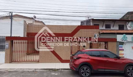 Casa de 3 quartos, 450m² no bairro Treze de Julho, em Aracaju