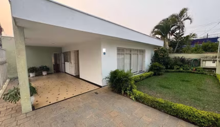 Casa à venda em Vila Adyana com potencial comercial, São José dos Campos