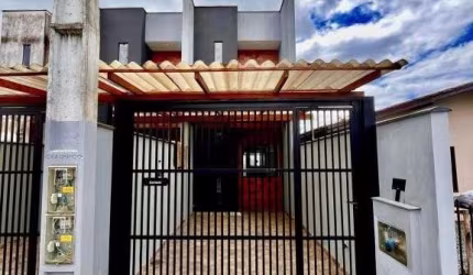 SOBRADO GEMINADO no ESPINHEIROS com 2 quartos para LOCAÇÃO, 73 m²