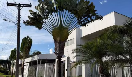 Sobrado para Venda em Caldas Novas, Residencial Paraíso, 4 dormitórios, 2 suítes, 5 vagas