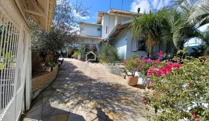 Casa com 3 quartos à venda na Rua Emília Prass, 161, Padre Reus, São Leopoldo por R$ 690.000