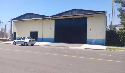 Prédio para alugar na Brasília, 728, Centro, Portão por R$ 9.000