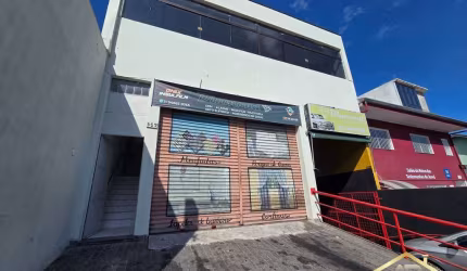 Excelente Salão Comercial sendo 650m² com 3 Pavimentos no Veloso em Osasco.