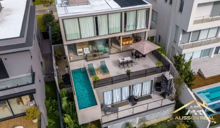 Deslumbrante casa à venda no Genesis II, 450m² de terreno, 4 Suítes.