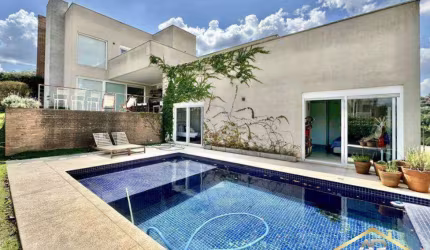 Oportunidade! Belíssima casa, 4 Suítes, Moderna e linda, gourmet e piscina!