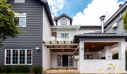 Casa em Cond. 4 Suítes, 2 Vagas, Tamboré 10 - Santana de Parnaíba.
