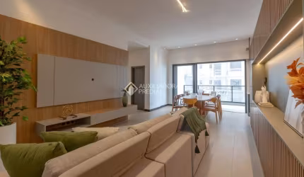 Apartamento com 4 quartos para alugar na Rua 295, 205, Meia Praia, Itapema, 180 m2 por R$ 13.000