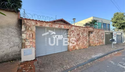 0 - Casa 4 quartos, sendo 2 suítes