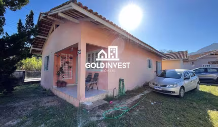 Casa solta com 3 quartos, localizada no bairro Lorena na Guabiruba