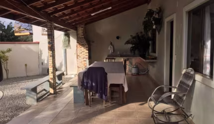 Casa à venda, 4 quartos, 2 suítes, 2 vagas, Limoeiro - Brusque/SC
