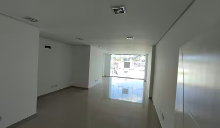 Oportunidade sala comercial no centro de Brusque com 70m² !