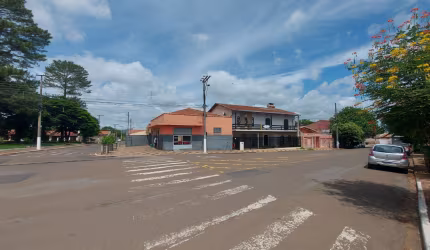Casa/ Sobrado e 02 Salão Comercial à venda