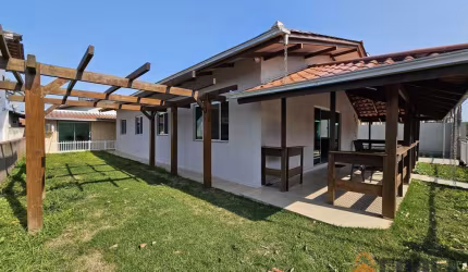 Casa para Venda em São Francisco do Sul, Capri, 3 dormitórios, 1 suíte, 2 banheiros, 6 vagas