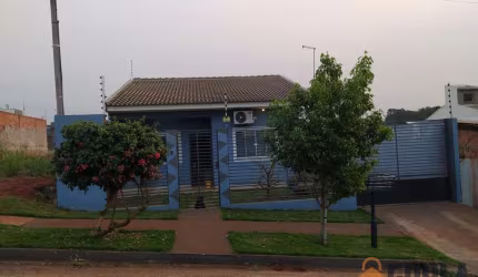 Casa para Venda em Campo Mourão, Jardim Ipanema, 2 dormitórios, 2 banheiros, 2 vagas