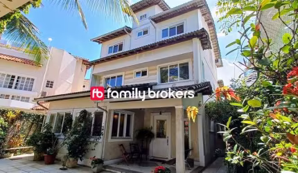 CONDOMÍNIO JARDIM CLUBE BARRA: CASA TRIPLEX COM 5 QUARTOS | 289 M² | 3 VAGAS