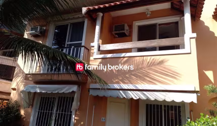 CONDOMINIO COLONIAL PARK: EXCELENTE CASA DE 179m² E 4 QUARTOS NO RECREIO DOS BANDEIRANTES